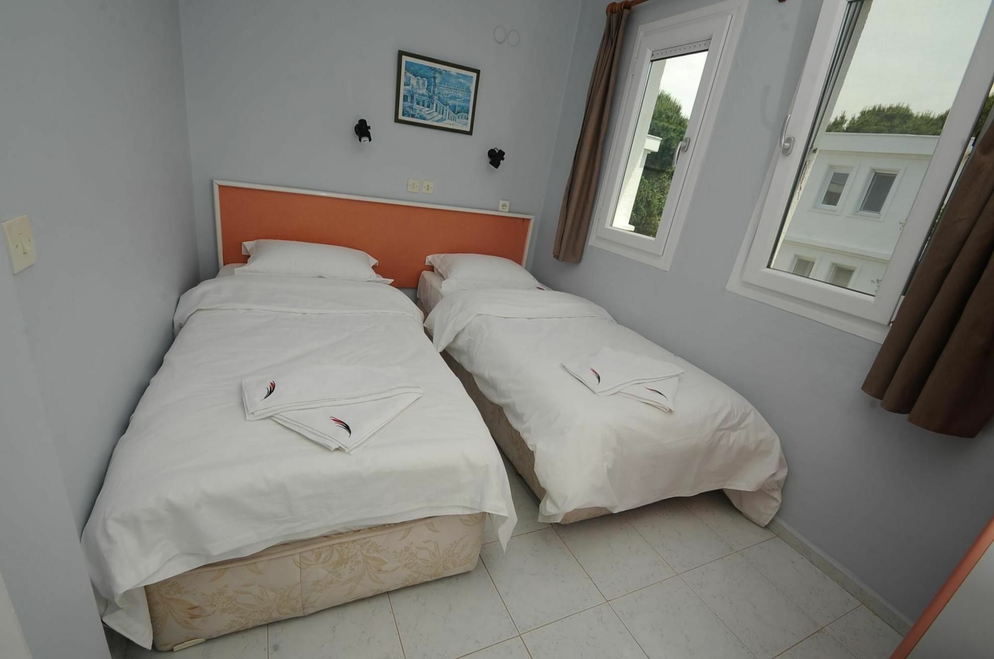 Hanedan Flora Apart Hotel Foça Extérieur photo
